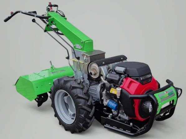 Tweewielige trekker CAMPO 632 met Honda GX630 motor