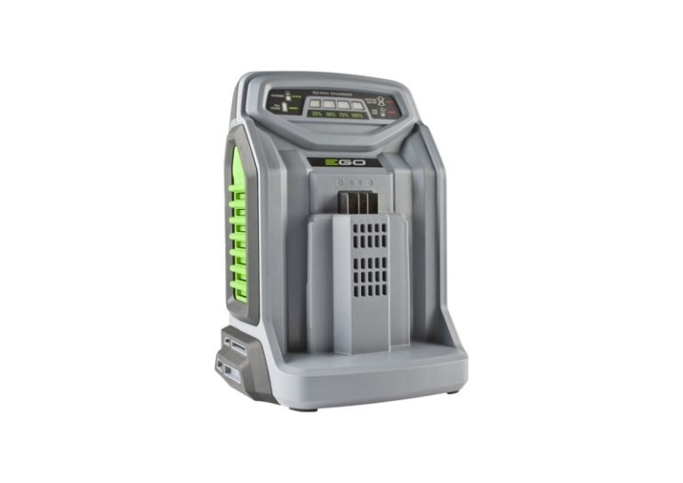 SNELLADER: Hoofdaanzicht van de EGO snellader, ideaal voor het snel opladen van uw EGO accu.