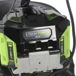 Close-up van de EGO Power+ 56V accu motor op de Maaier met roterende zeis