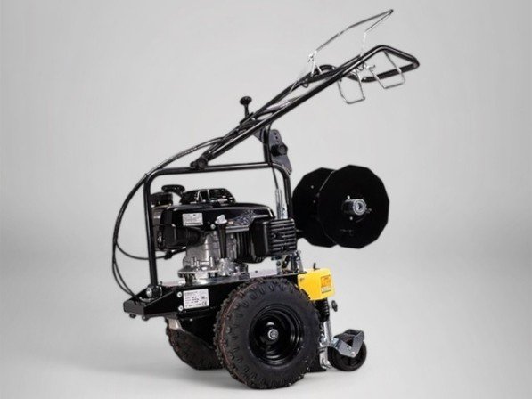 Zelfrijdende bekabelingsmachine met Honda GXV160 OHV motor zijaanzicht