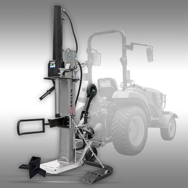 Jansen TS-30 houtklover met tractor op de achtergrond