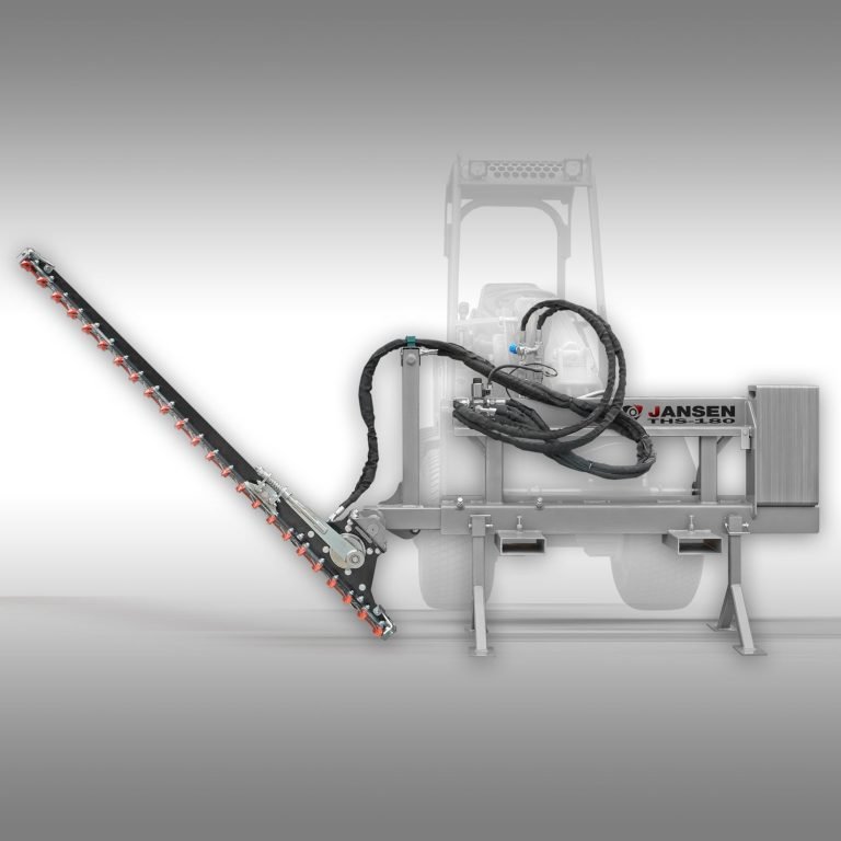 Jansen THS-180 snoeizaag gemonteerd op tractor voor het snoeien