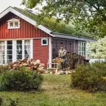 Man hakt hout met Stihl MS 162 motorzaag