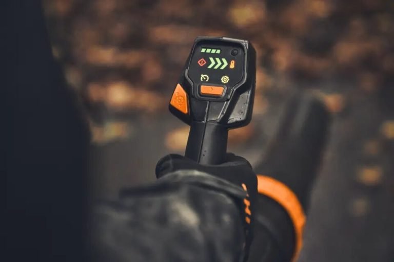 Close-up van BRA 600 B bladblazer controlepaneel