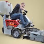 Roosterreiniger met watertank - werkbreedte 900 mm - vooraanzicht