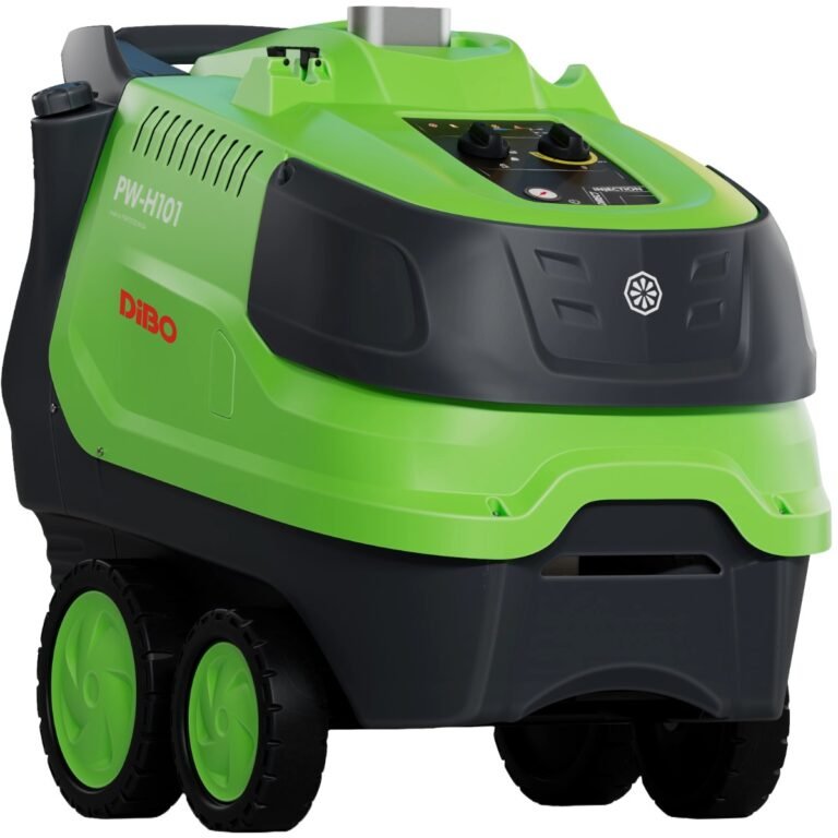 Een schuin vooraanzicht van de groene en grijze Dibo PW-H101 hogedrukreiniger met vier groene wielen op een witte achtergrond.