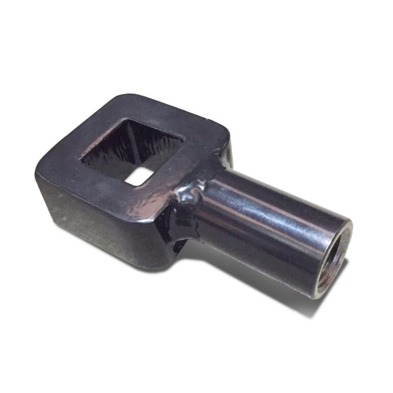 Zwart metalen muurankerknoop MK20 met een vierkante opening en M16 schroefdraad aan het cilindrische uiteinde, geïsoleerd op een witte achtergrond.