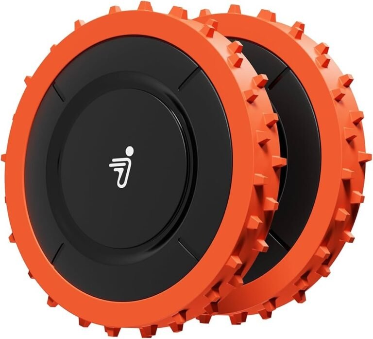 Twee Segway Navimow off-road wielen met een oranje, getande buitenrand en een gladde zwarte binnenkant met wit logo, tegen een witte achtergrond.
