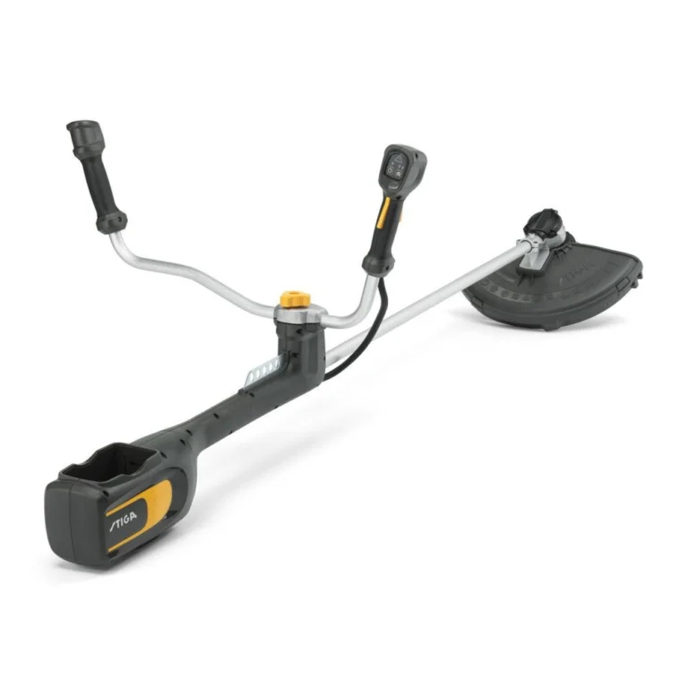 Stiga BC 700e B accu bosmaaier met dubbele handgreep op een witte achtergrond.