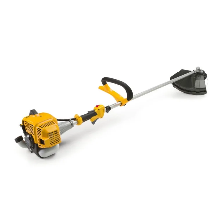 Stiga benzine bosmaaier met gele motorbehuizing en zilveren steel.