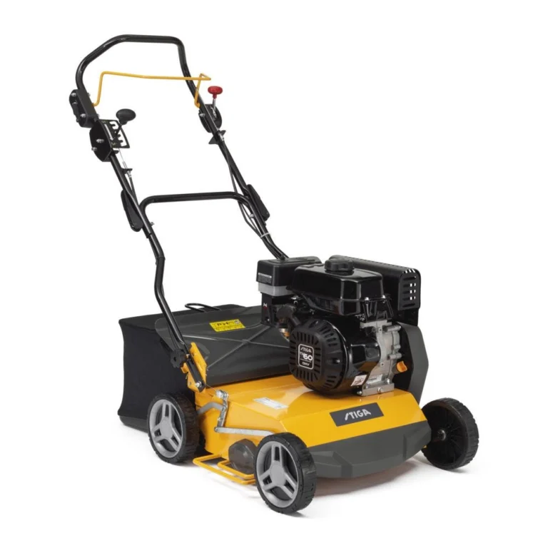 Vooraanzicht van de Stiga SVP 40 G benzine verticuteermachine.