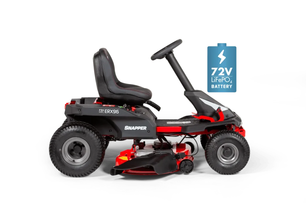 Snapper ERX96 elektrische zitmaaier van links, met accu