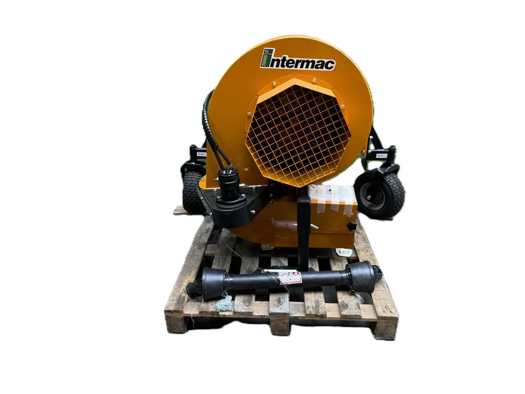 Intermac ASF391/SG bladblazer op een pallet, schuin van voren