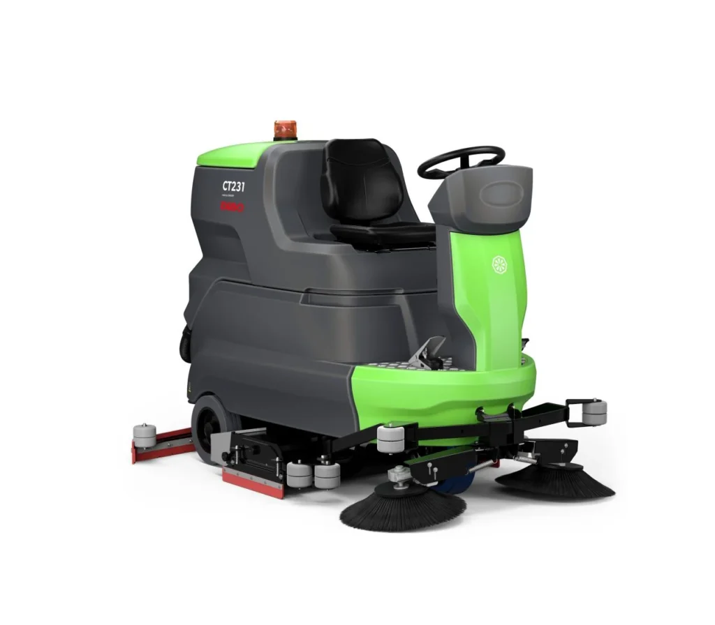DiBo CT231 zitschrobmachine met twee zijborstels aan de voorkant, schuin van rechtsvoor