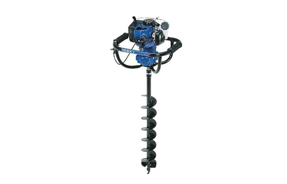 Iseki grondboor IAXG 501 met blauwe motor, twee handgrepen en een spiraalboor