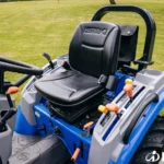 Stoel, stuur en bedieningshendels van de TM 4230 met beugel