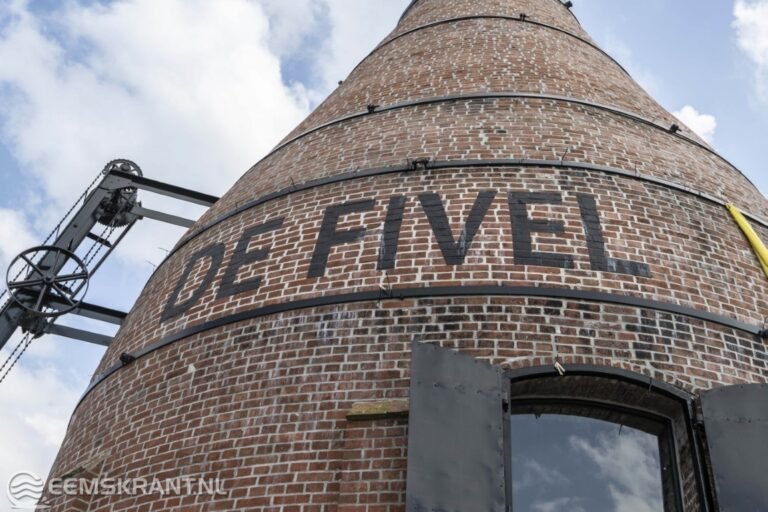 De spanbanden rond kalkoven De Fivel, met links de bovenkant van de Jakobsladder